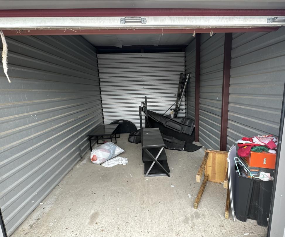 Storage Unit Auction in South Roxana, IL at Advantage SelfStorage